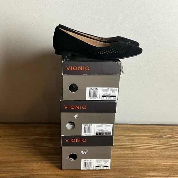 Vionic Posey Black Perforated Suede Ballet Flat, New in Box - Picture 7 of 7